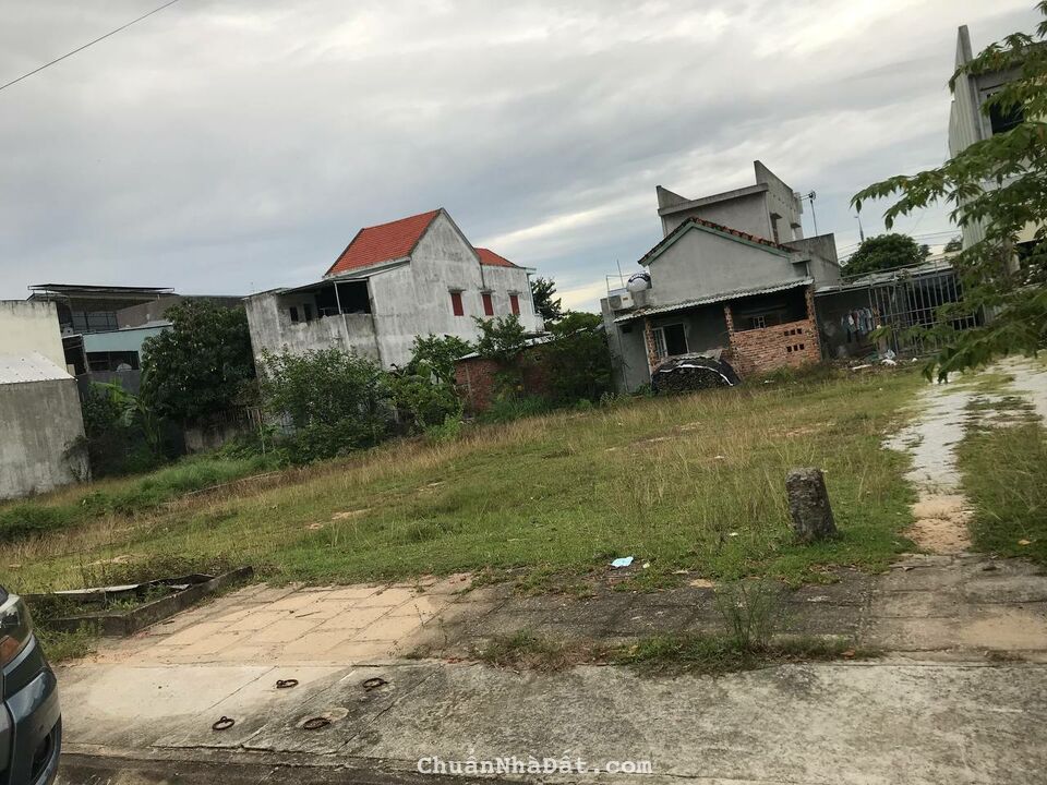 cần bán lô đất thuộc KDC chợ lò. 7x21.đường 11.5m. hướng đông nam. giá 1 tỷ 3 có thương lượng