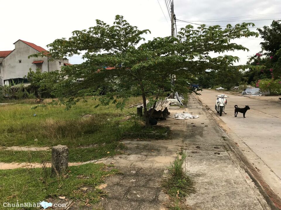 cần bán lô đất thuộc KDC chợ lò. 7x21.đường 11.5m. hướng đông nam. giá 1 tỷ 3 có thương lượng