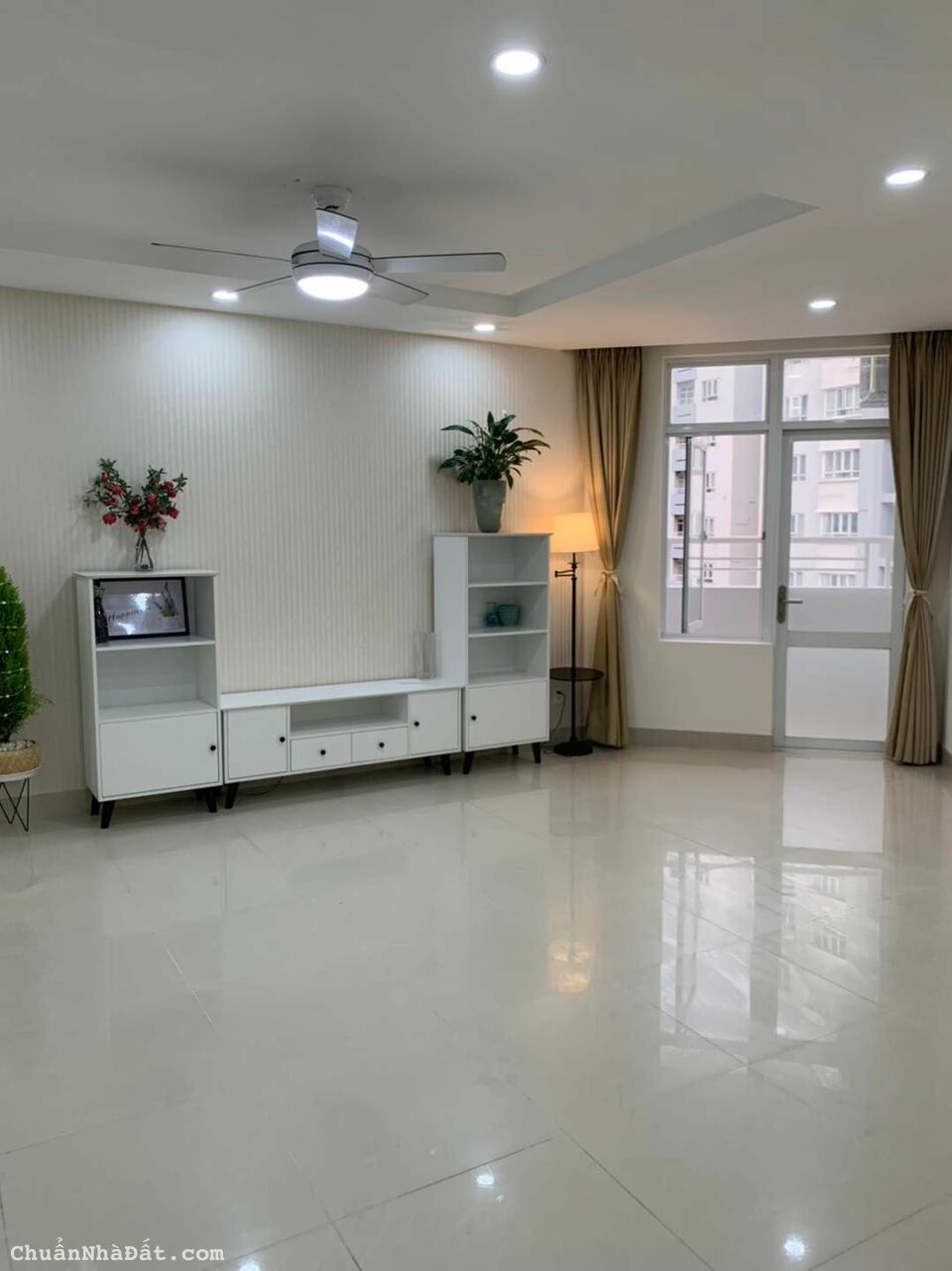 bán căn hộ Him Lam chợ lớn giá chỉ từ 3 tỷ ( SHR )