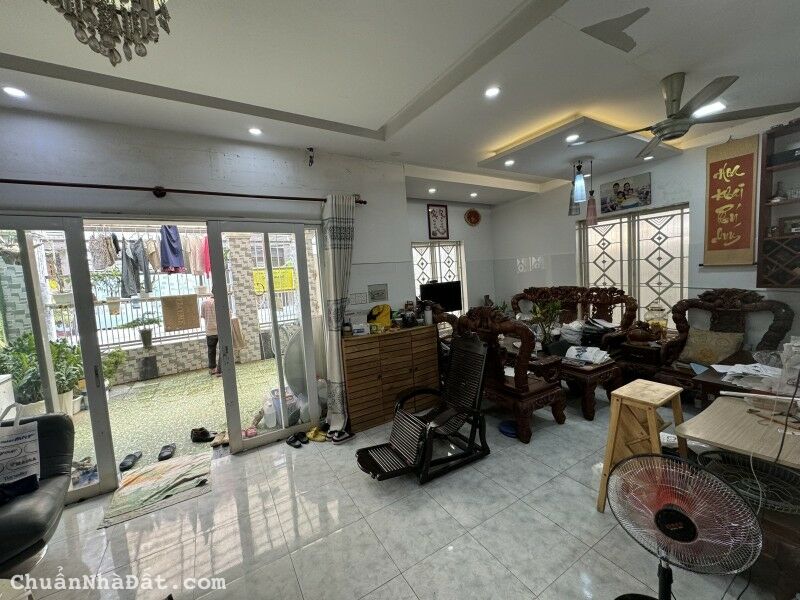 Bán nhà Mặt tiền Linh Đông dưới 20 tỷ, 155m2, Lô góc 2 mặt tiền, 10x15.5m, chỉ 12.9 tỷ