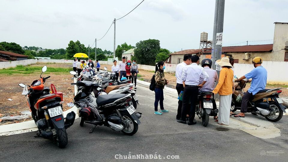 Bán đất The Pegasus Plaza 70m2 giá 3tỉ4 công chứng ngay, mặt tiền đường Hà Huy Giáp 