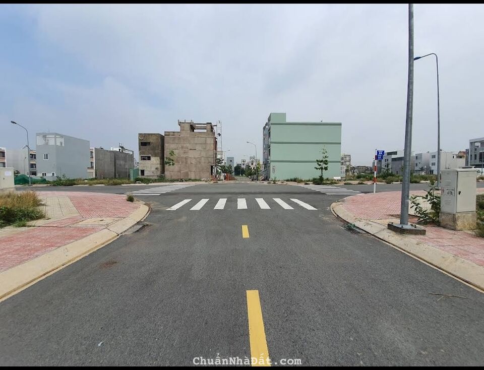 Còn 129 lô KDC Phú Hồng Thịnh 10, DT 120m2 chỉ 1,3tỷ. Sổ hồng riêng full TC