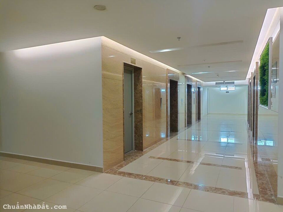 Cho thuê và bán Golden King Officetel cả sàn 220m2, 130tr/th, 28 tỷ. LH em Hoàng Anh 0828447766