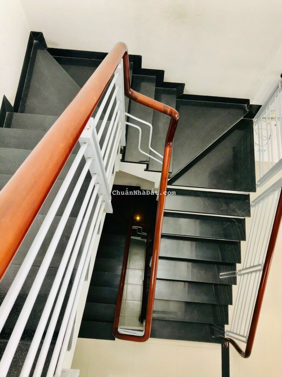 Bán nhà 3 tầng mặt tiền gần Đại học Nha Trang Bán nhà 3 tầng mặt tiền gần Đại học Nha Trang