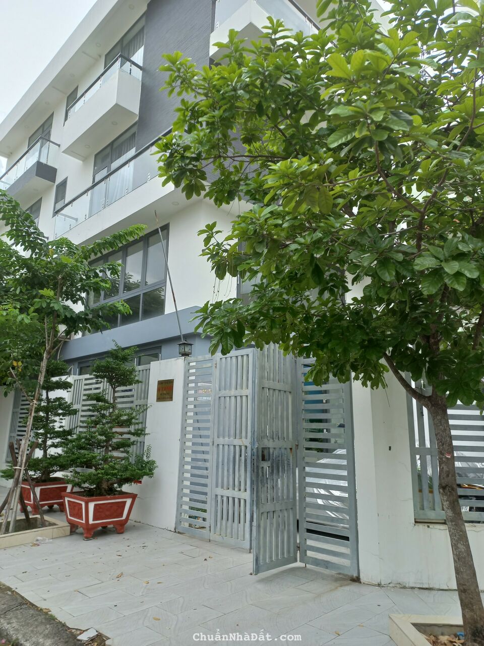 Bán nhà biệt thự ngay Co.opmart Bình Triệu