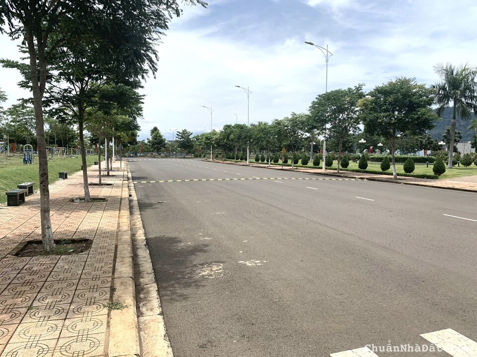 Bán đất thổ cư , dân cư đông đúc giá siêu hot