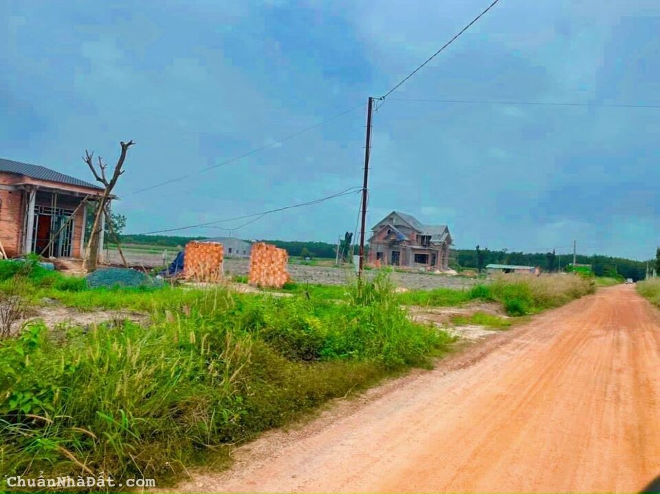 Bán đất chính chủ hơn 1000m2 tại Thị Xã Chơn Thành giữa 3 cụm khu công nghiệp. Giá 490tr. 