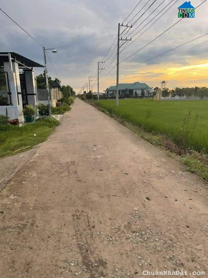 Cần bán Đất full thổ cư, 2 mặt tiền vị trí đẹp ở khu vực Tỉnh Long An