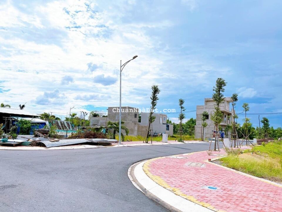 Cô Mai cần bán lô đất Biệt Thự 220m2 Trung Tâm TT Thủ Thừa SHR