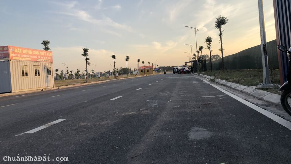 Bán lô Hồ Công Dự - Bích Động, đối diện tòa thương mại, 96m2. Bán lô Hồ Công Dự - Bích Động, đối diện tòa thương mại, 96m2.