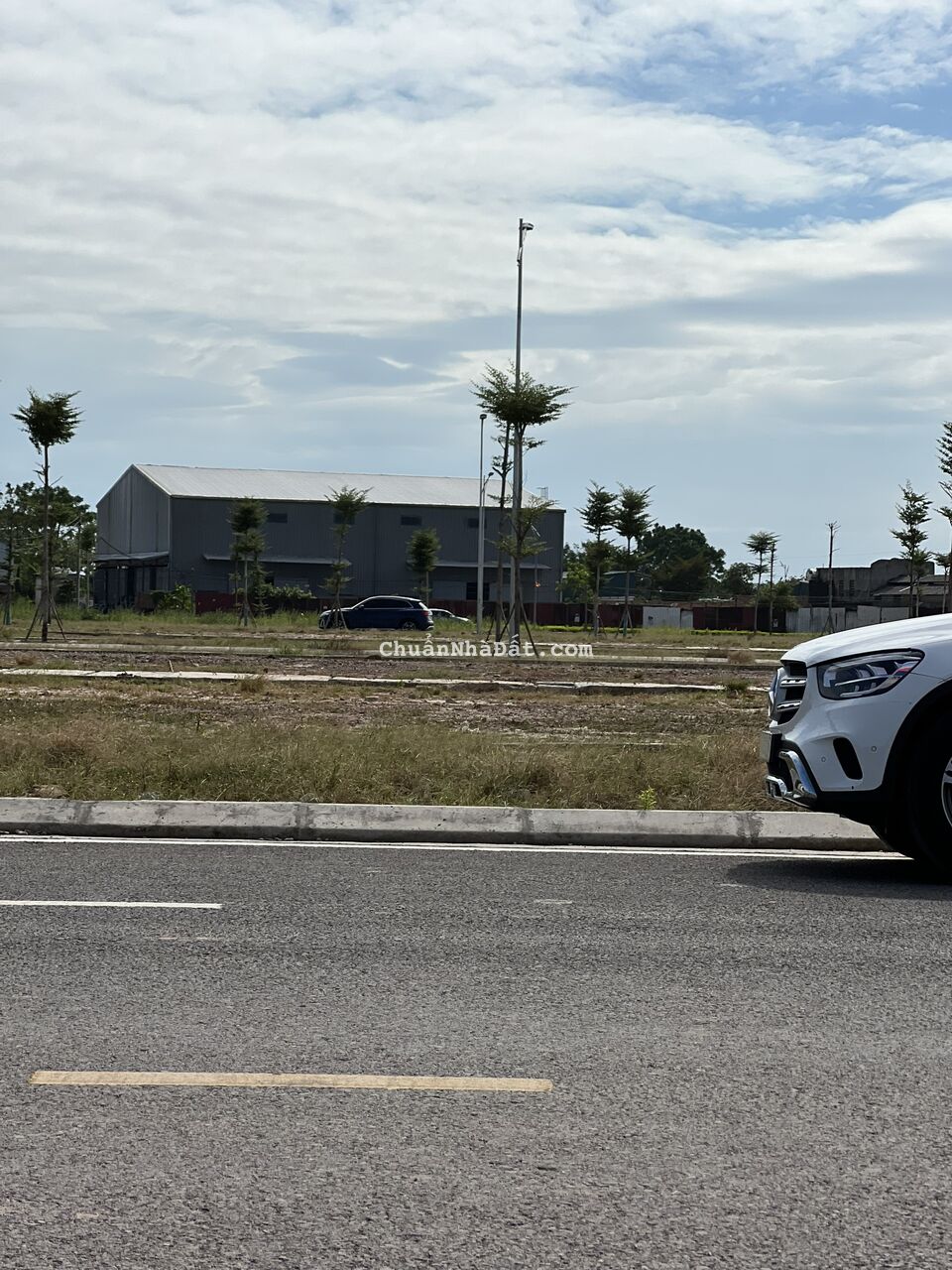 Bán lô Hồ Công Dự - Bích Động, đối diện tòa thương mại, 96m2. Bán lô Hồ Công Dự - Bích Động, đối diện tòa thương mại, 96m2.