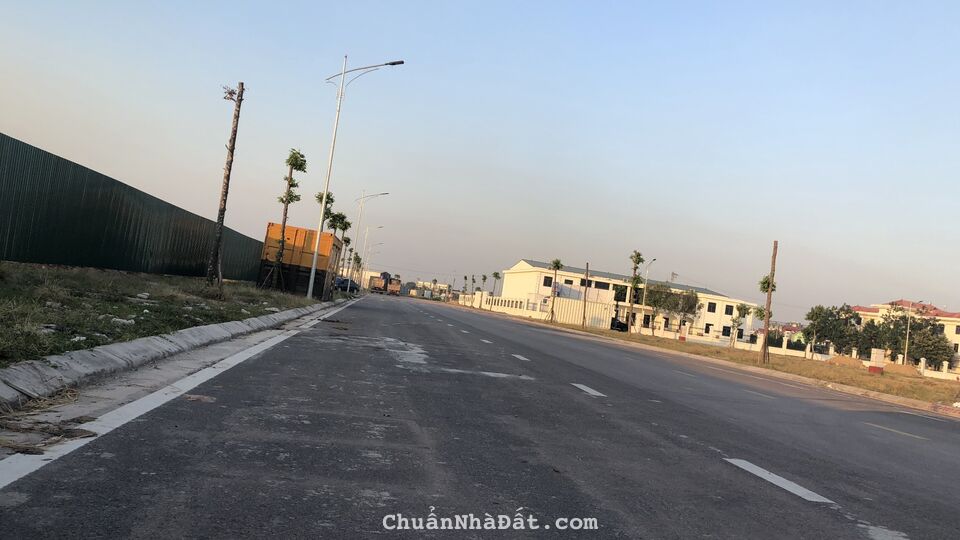 Trung tâm thị trấn Bích Động – Việt Yên, giá chỉ 1,2x tỷ, mặt tiền 5,5m.