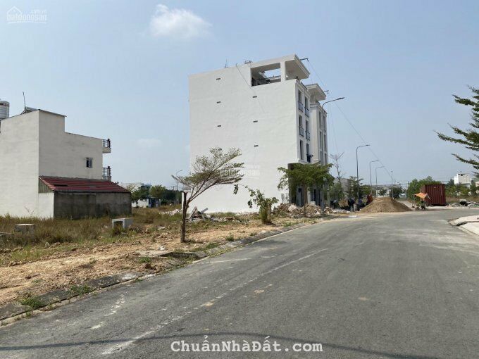 KẸT TIỀN CẦN RA NHANH LÔ 105M2 CẠNH HỒ SINH THÁI