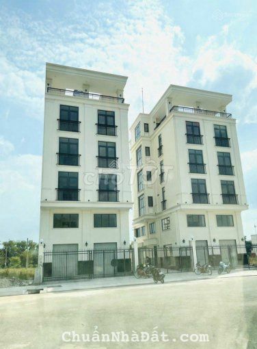 KẸT TIỀN CẦN RA NHANH LÔ 105M2 CẠNH HỒ SINH THÁI