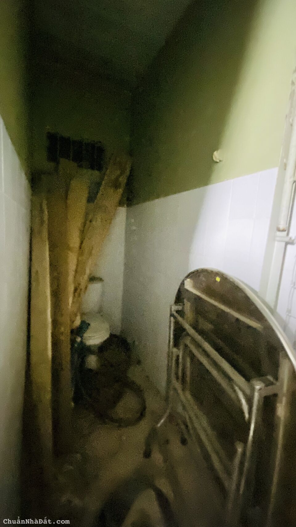 Bán nhà nát ngay đường Tháp Bà hẻm xe máy thông chỉ 1tỷ695 Bán nhà nát ngay đường Tháp Bà hẻm xe máy thông chỉ 1tỷ695