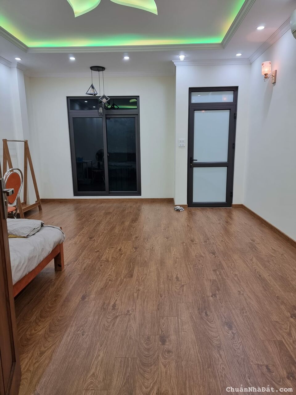 Bán nhà Phú Diễn, 39m2, gara ô tô, ở ngay, kinh doanh, 5.6tỷ