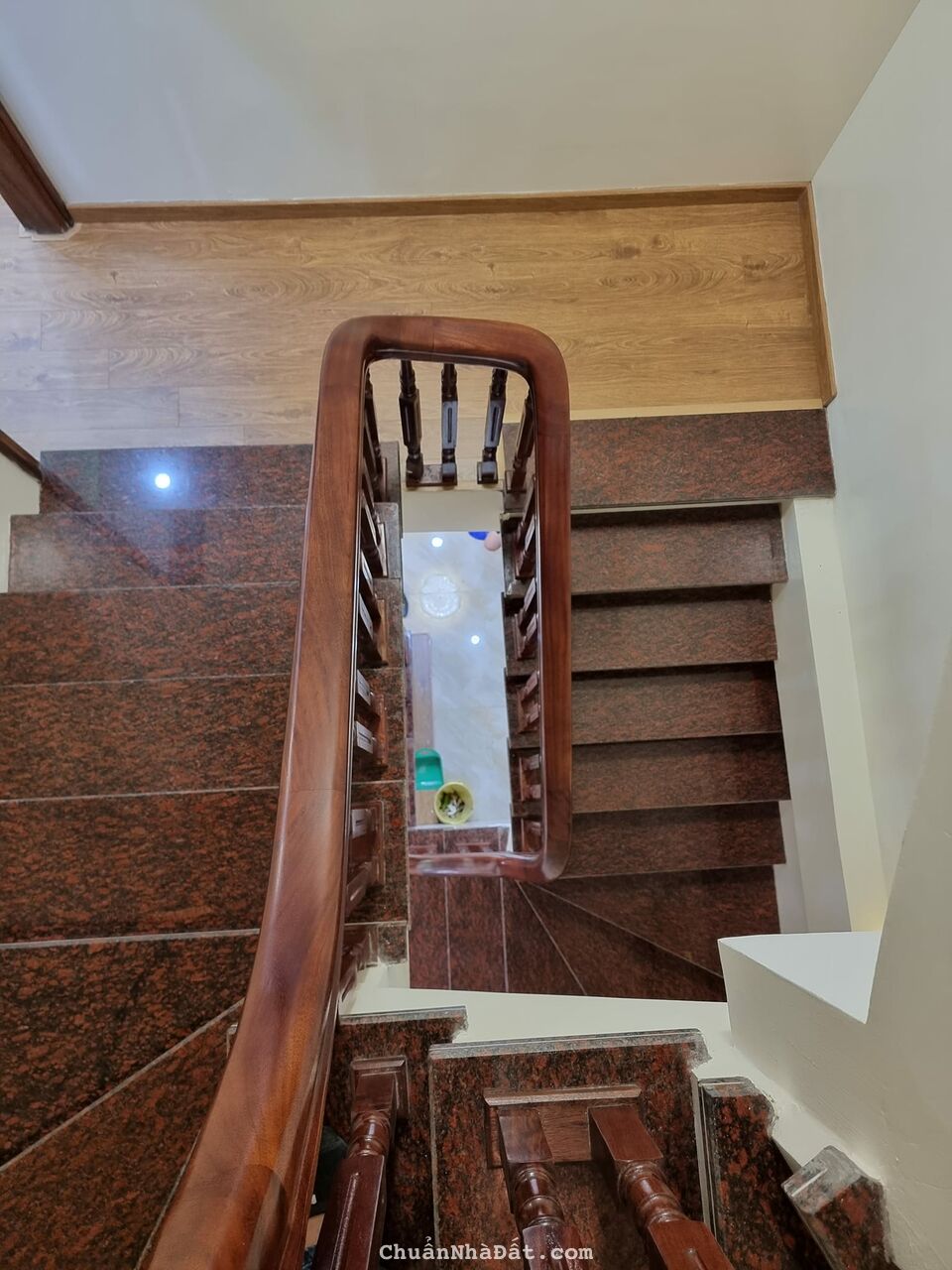 Bán nhà Phú Diễn, 39m2, gara ô tô, ở ngay, kinh doanh, 5.6tỷ