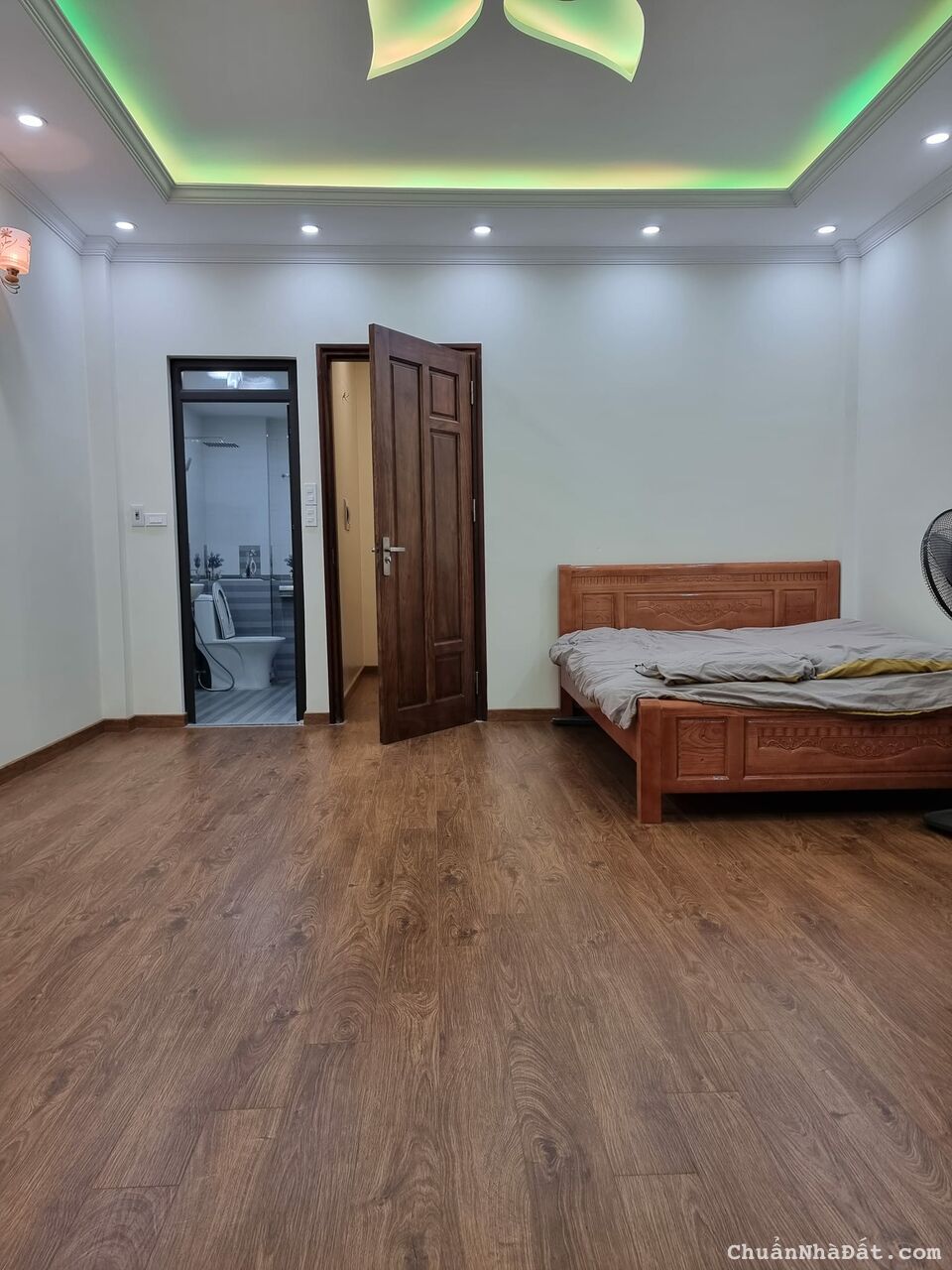 Bán nhà Phú Diễn, 40m2, gara ô tô, ở ngay, kinh doanh, 5.6 tỷ