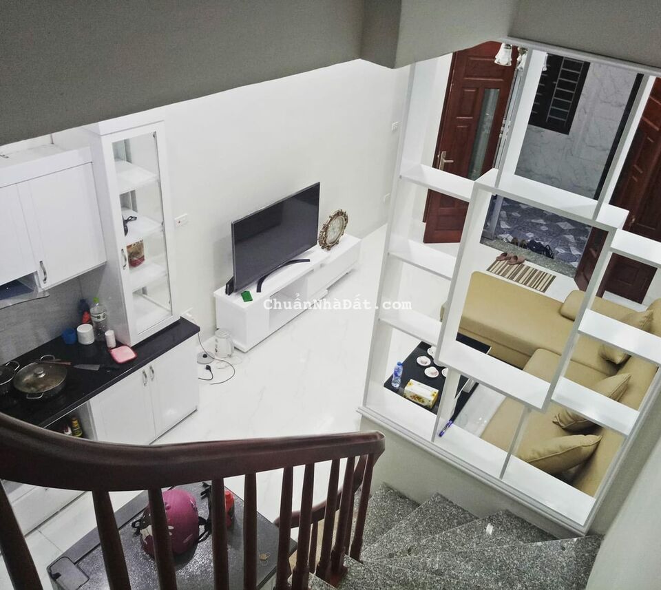 Bán nhà Cầu Giấy 42m, 5 tầng,  nhà mới, ngõ thông, 6 ngủ, 6.9 tỷ