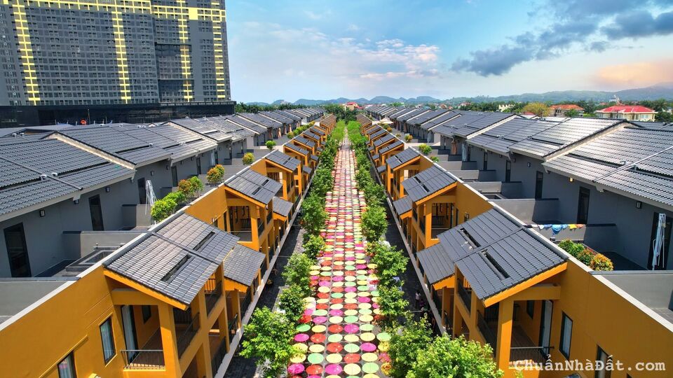 Bán căn Liền kề Wyndham Thanh Thuỷ, mặt phố đi bộ 75m2, full đồ, thuê 240tr/n 3.99 tỷ