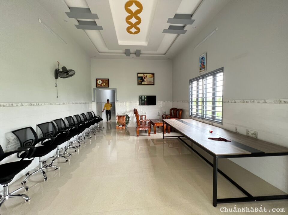 Bi vỡ nợ cần bán nhà mới ấp 1 Minh Thành- thị xã Chơn Thành. Giá 6tr/m2 .Lh 0373817105