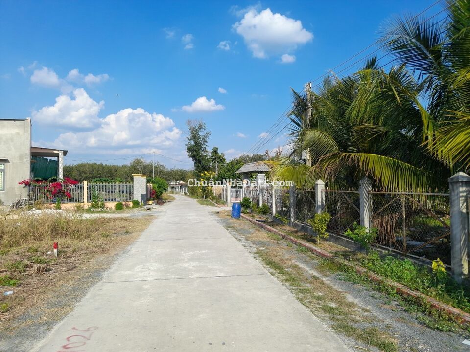 Chinh chủ cần bán lô đất xát KDC Đại Nam Bình Phuoc .Dt 710m2 giá 1ty