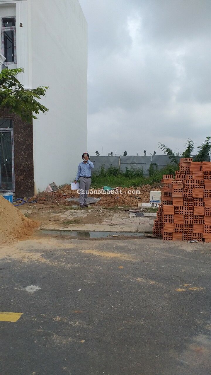 CẦN BÁN GẤP LÔ ĐẤT , TẠI PHÚ CHÁNH TÂN UYÊN BÌNH DƯƠNG