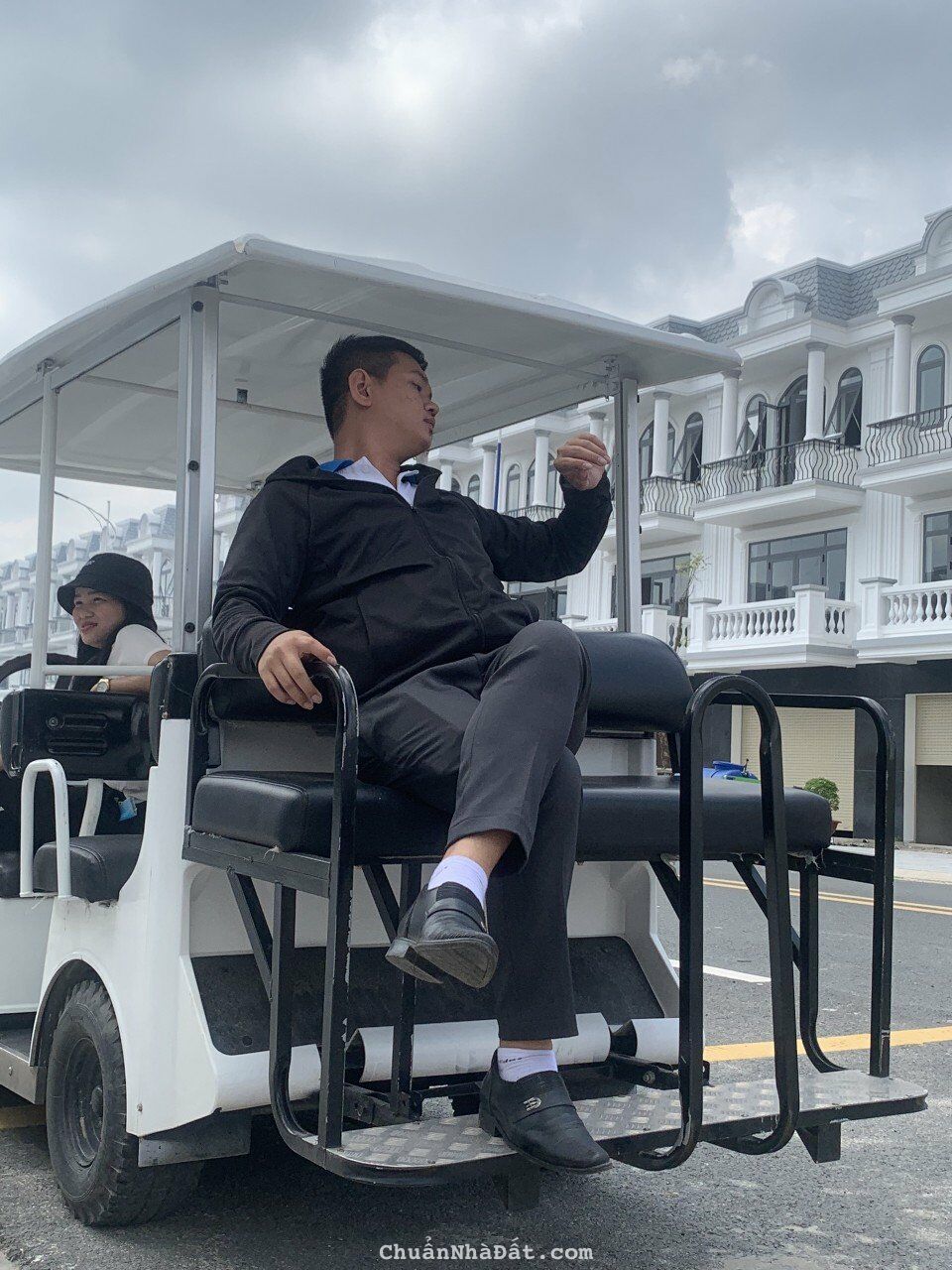 BÁN NHÀ PHỐ LIỀN KỀ 1 TRỆT 2 LÂU GIÁ CHỈ TỪ 1T550TR SỖ SẴN SANG TÊN CÔNG CHỨNG LIỀN TAY