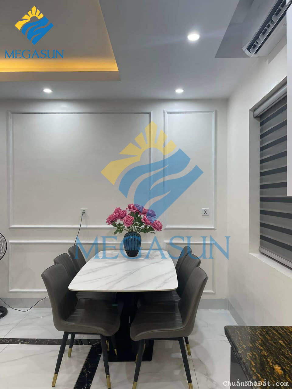 Cần bán gấp nhà 4 tầng nội thất mới tinh đẹp lung linh tại TP Bắc Ninh