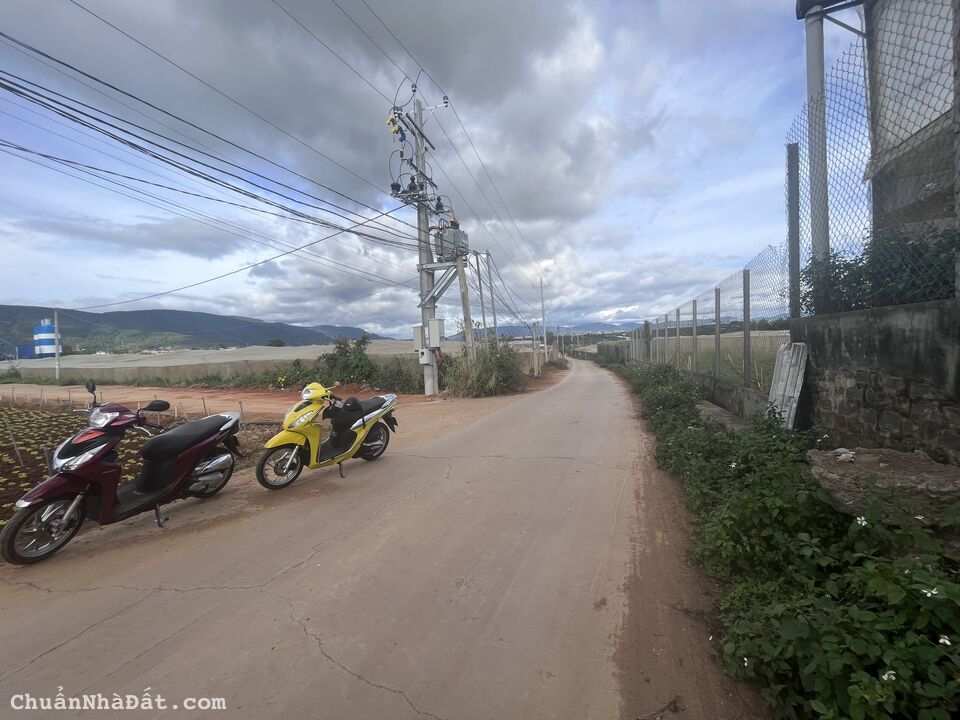 Bán gấp 244m2 đất 2 mặt tiền sẵn thổ cư tại TT Thạnh Mỹ, Đơn Dương giá 2 tỷ