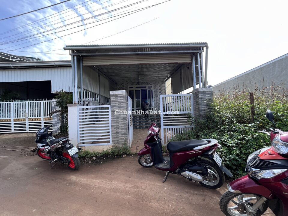 Bán gấp đất + nhà tại trung tâm Hiệp Thạnh, Đức Trọng chỉ 2.2 tỷ Bán gấp đất + nhà tại trung tâm Hiệp Thạnh, Đức Trọng chỉ 2.2 tỷ