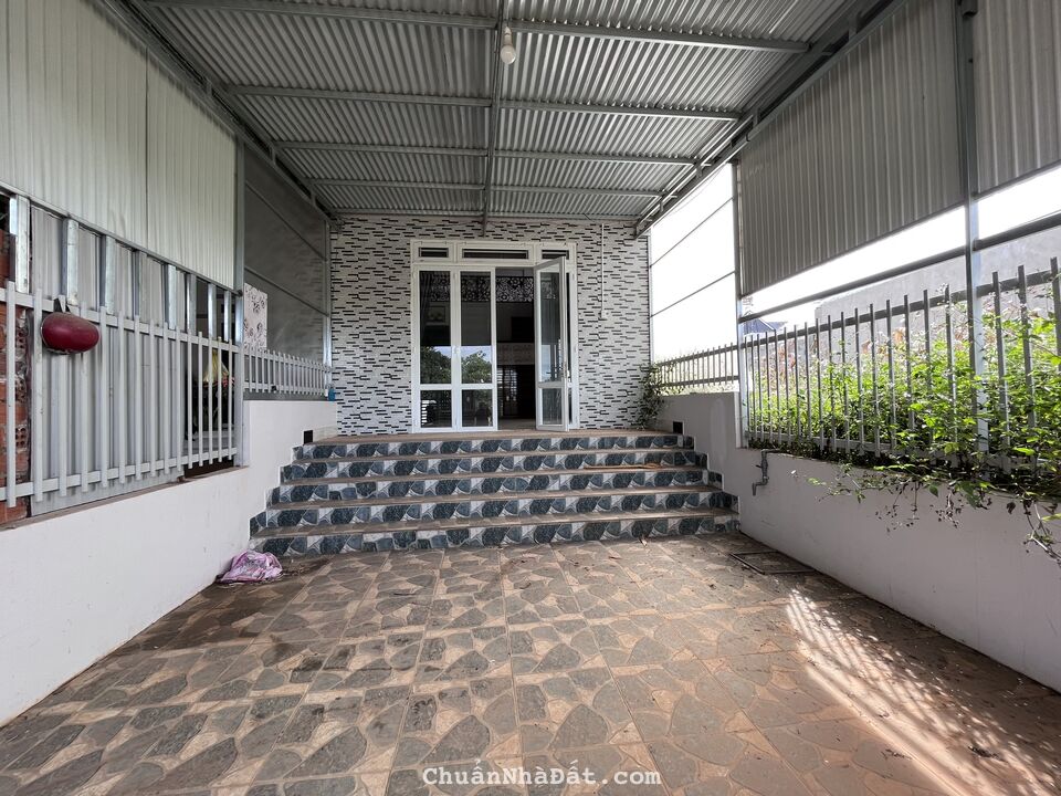 Bán gấp đất + nhà tại trung tâm Hiệp Thạnh, Đức Trọng chỉ 2.2 tỷ Bán gấp đất + nhà tại trung tâm Hiệp Thạnh, Đức Trọng chỉ 2.2 tỷ