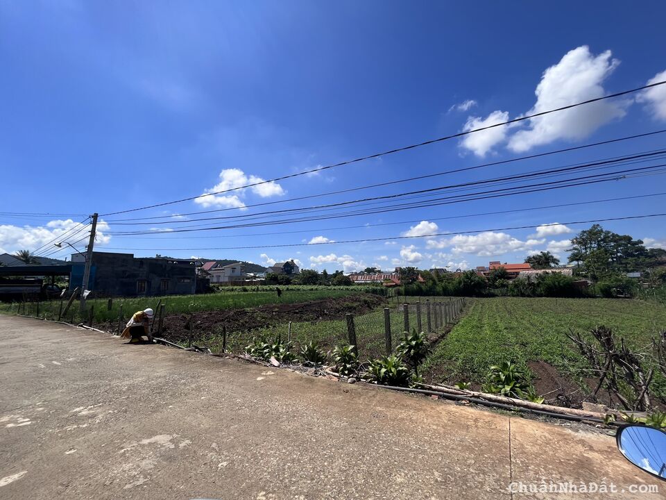 Bán gấp trả nợ 205m2 đất thổ cư ngay trung tâm xã Hiệp Thạnh - Đức Trọng 1.72 tỷ