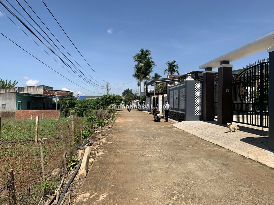 Bán gấp trả nợ 205m2 đất thổ cư ngay trung tâm xã Hiệp Thạnh - Đức Trọng 1.72 tỷ