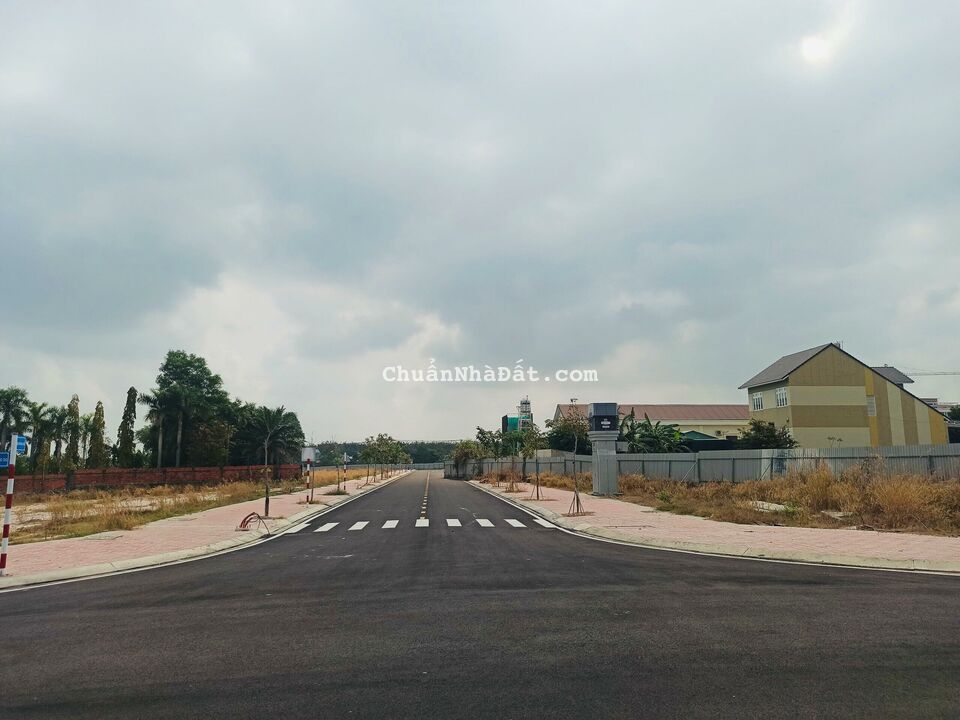 Bán Lô Đất Full Thổ Cư Ngay Trung Tâm TP Đồng Xoài Bán Lô Đất Full Thổ Cư Ngay Trung Tâm TP Đồng Xoài