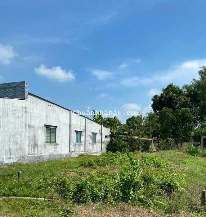 Cần bán lô đất đẹp DT 210m2 5x42m2 . Giá 880tr bớt lộc Cần bán lô đất đẹp DT 210m2 5x42m2 . Giá 880tr bớt lộc