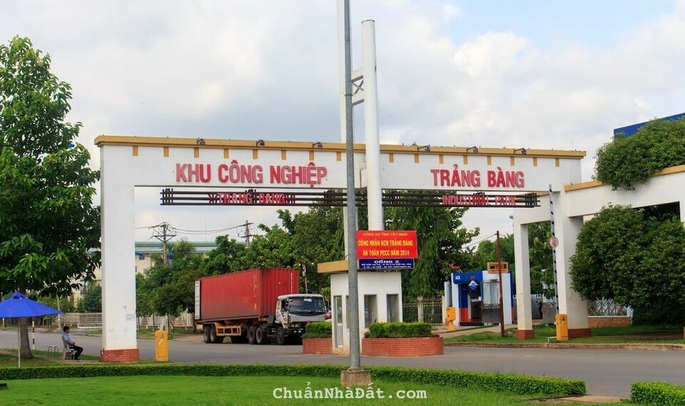 Cần bán lô đất đẹp DT 210m2 5x42m2 . Giá 880tr bớt lộc Cần bán lô đất đẹp DT 210m2 5x42m2 . Giá 880tr bớt lộc