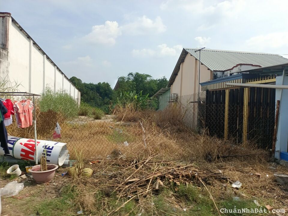 Cần bán lô đất đẹp DT 150m2 5x30m. Giá 630tr bớt lộc Cần bán lô đất đẹp DT 150m2 5x30m. Giá 630tr bớt lộc