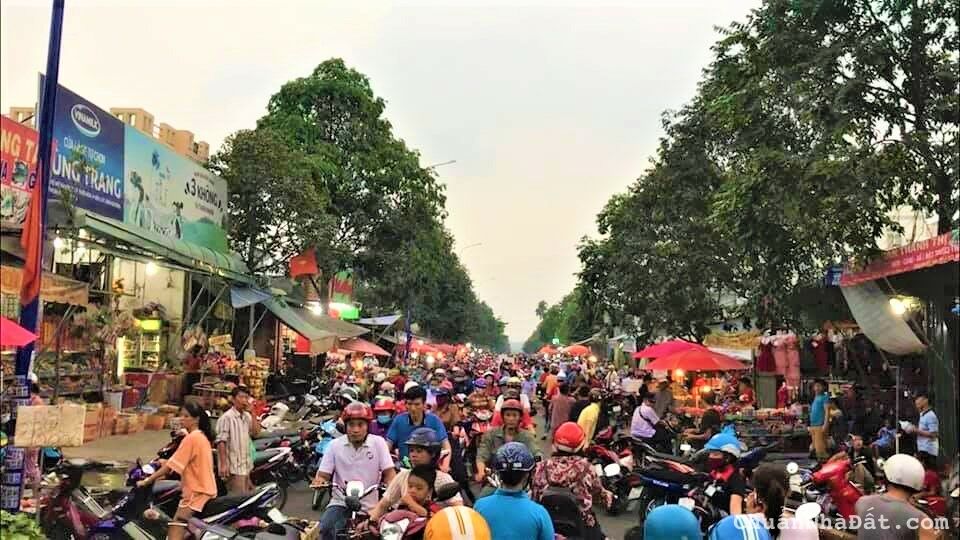 TÔI BÁN GẤP 510m2 ĐẤT SÁT QLO 13,CÁCH HCM 30ph,1,2tỷ T/CU 100%, SHR, ĐƯỜNG NHỰA, SÁT CHỢ