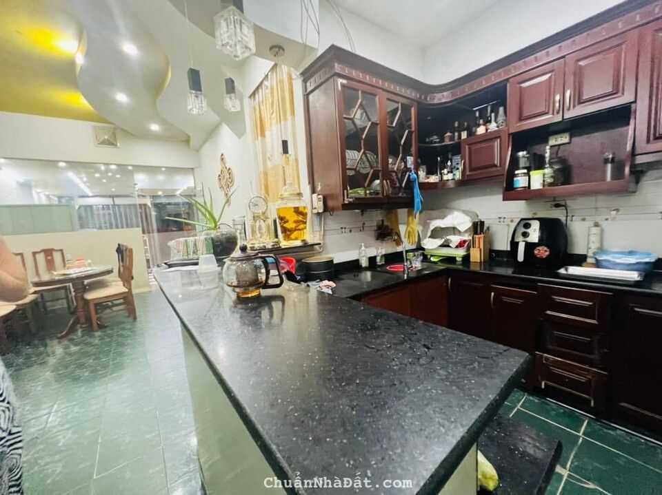 Nhà Đẹp, Ô Tô tránh, Kinh Doanh Sầm Uất