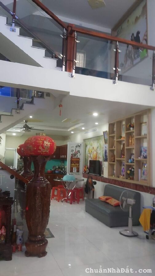 Bán gấp nhà lô góc 2 mặt tiền, khu phân lô VIP Hiệp Thành Q12, 65m2, 4 tầng, chỉ 5.9 tỷ