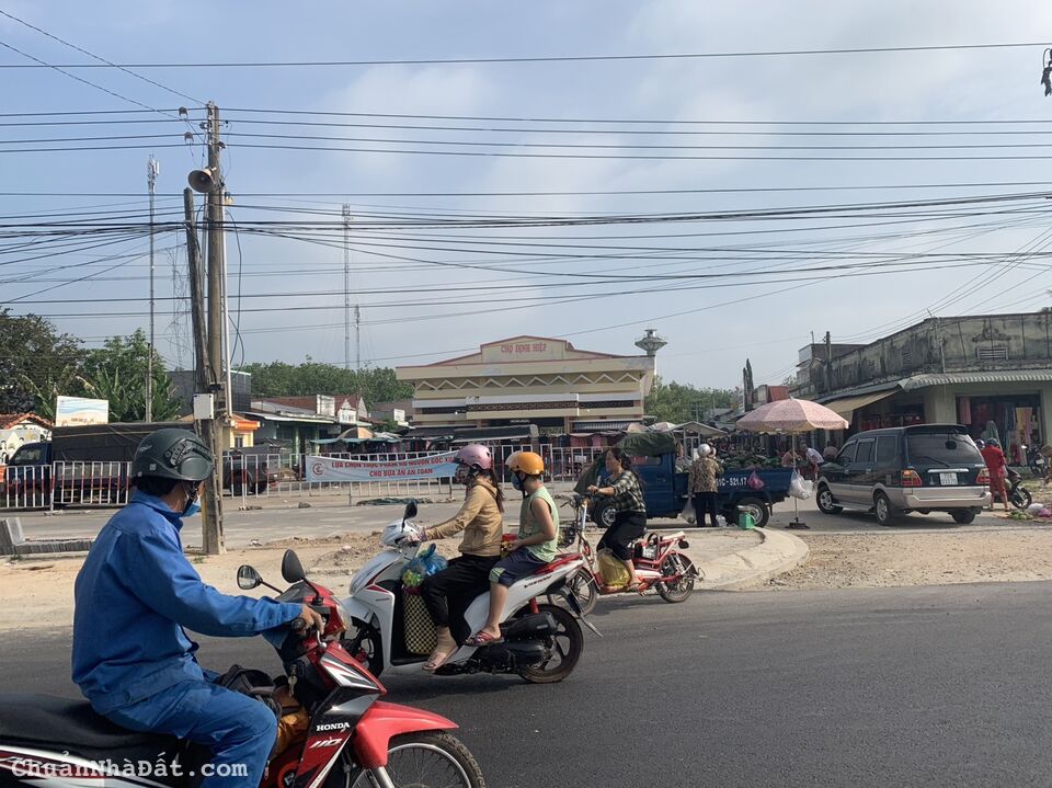 Chuyển về quê sinh sống cần bán 449m2 đất nhà vườn, đường nhựa Chuyển về quê sinh sống cần bán 449m2 đất nhà vườn, đường nhựa