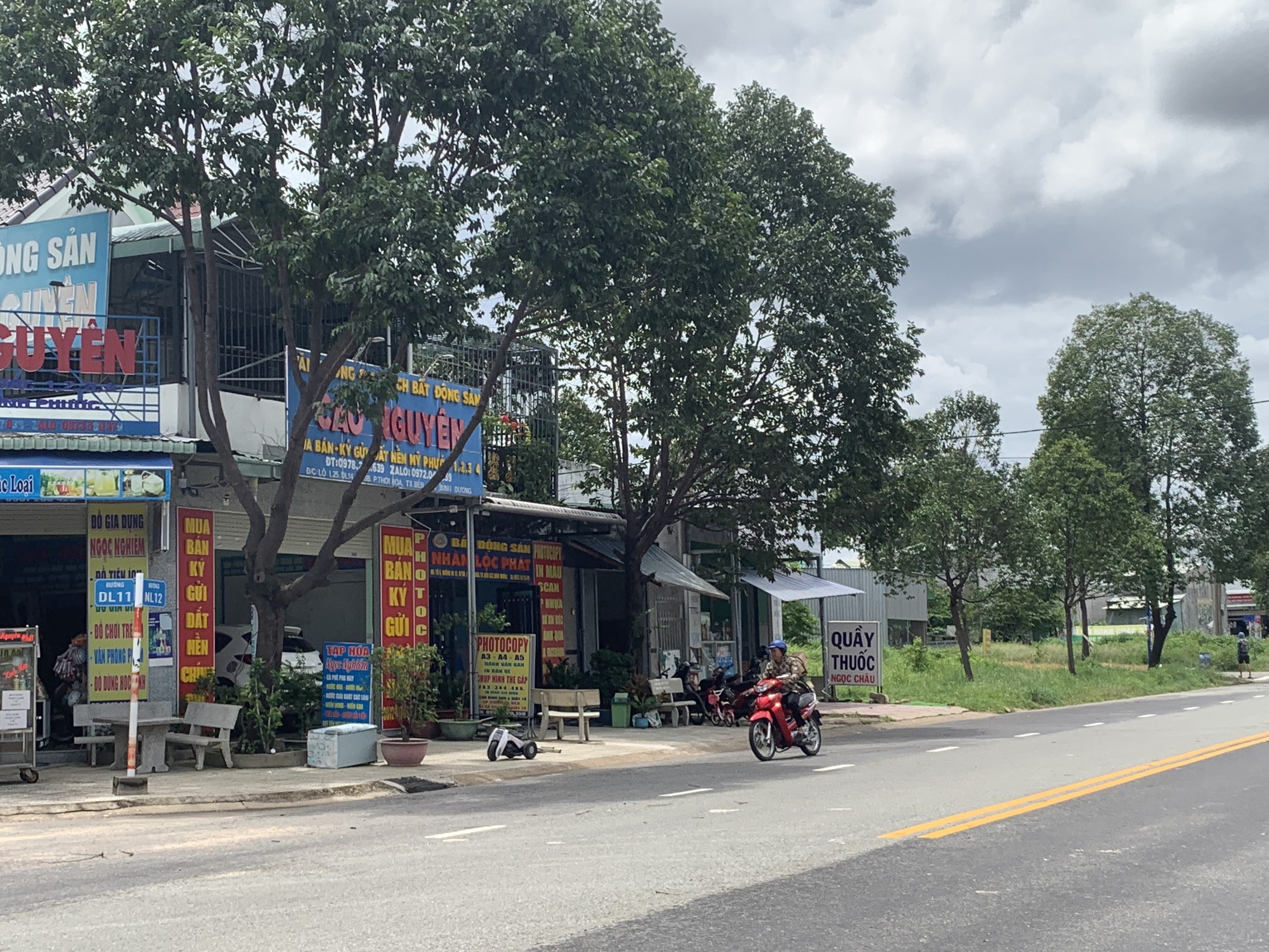 Chính chủ cần bán miếng đất gần trường Đại Học Thủ Dầu Một, đường nhựa 