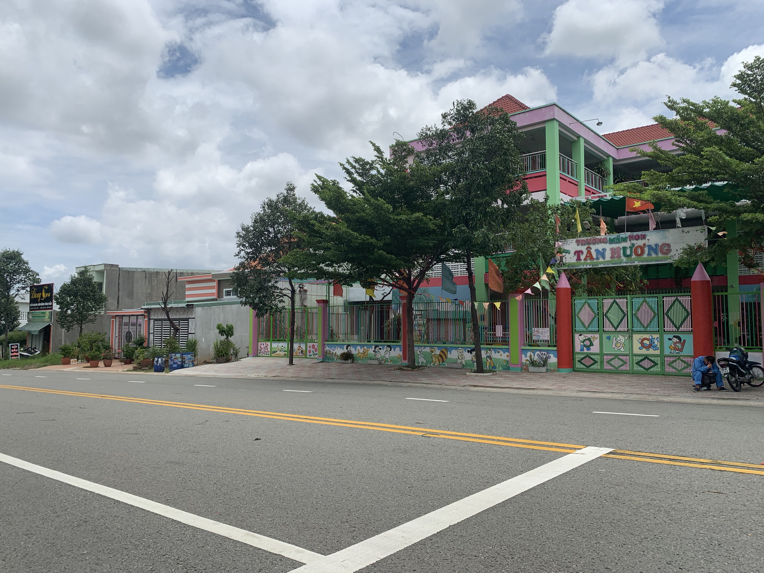 Chính chủ cần bán miếng đất gần trường Đại Học Thủ Dầu Một, đường nhựa 