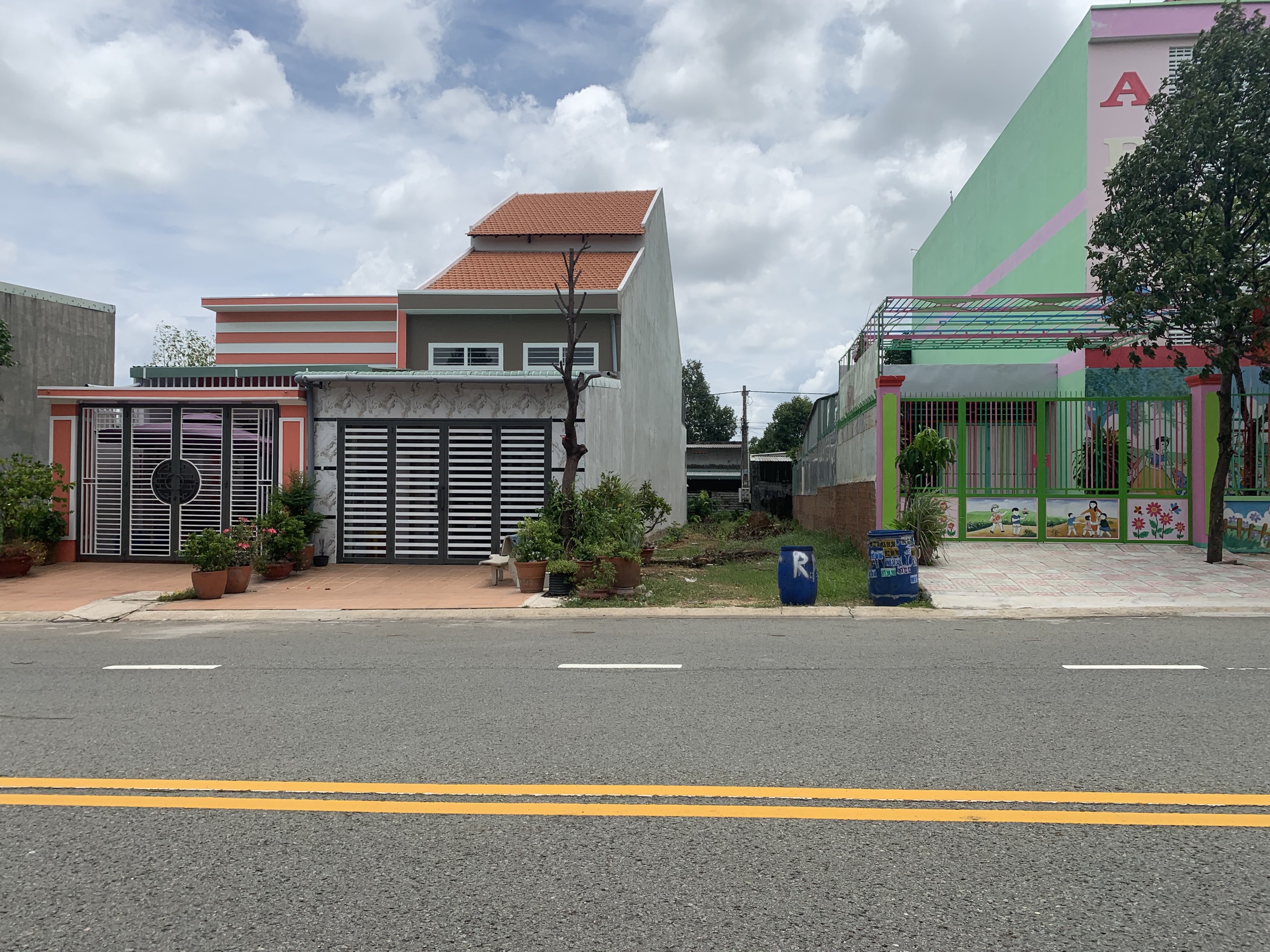 Chính chủ cần bán miếng đất gần trường Đại Học Thủ Dầu Một, đường nhựa 