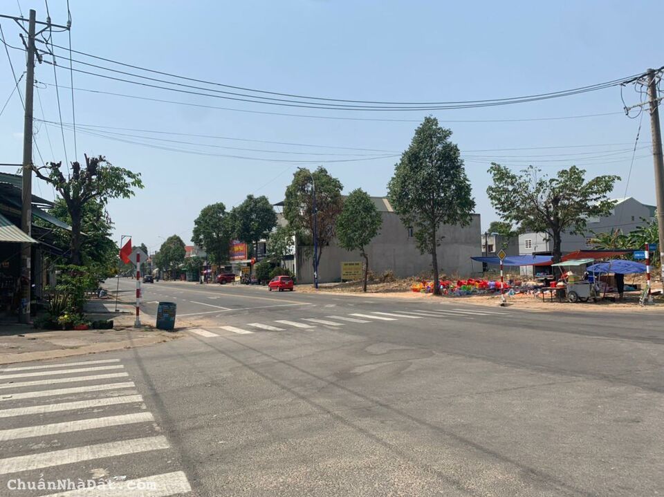 Kẹt tiền ngân hàng cần bán 450m2, ngay gần chợ và trường học, nằm trong khu trung tâm hành chính