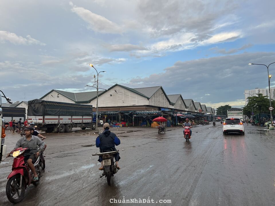 Kẹt vốn cần bán miếng đất 220m2, mặt tiền view sông  KDC Vĩnh Phú, gần chợ Nông Sản