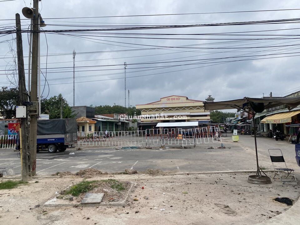 Kẹt tiền bán lỗ miếng đất trung tâm hành chính mới Bình Dương, khu thành ủy, gần đường quốc lộ Kẹt tiền bán lỗ miếng đất trung tâm hành chính mới Bình Dương, khu thành ủy, gần đường quốc lộ