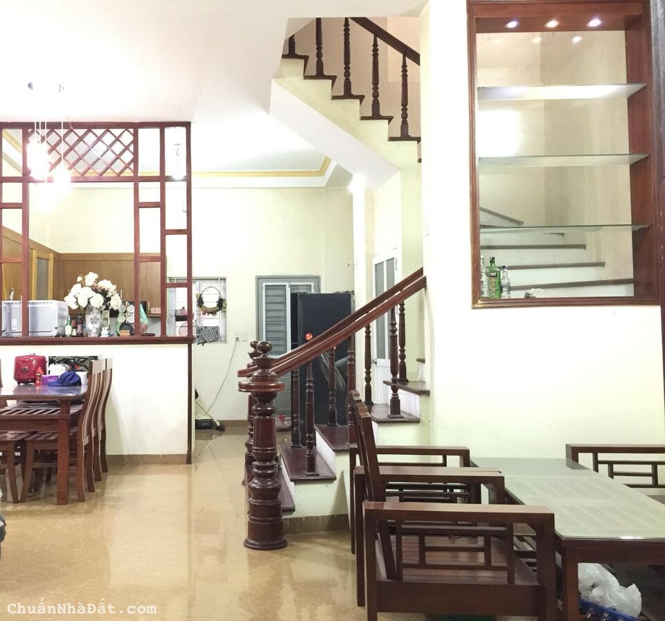 Bán nhà Trần Khát Chân, ngõ ô tô, 50m2, đẹp xịn ở luôn, 4.75 tỷ