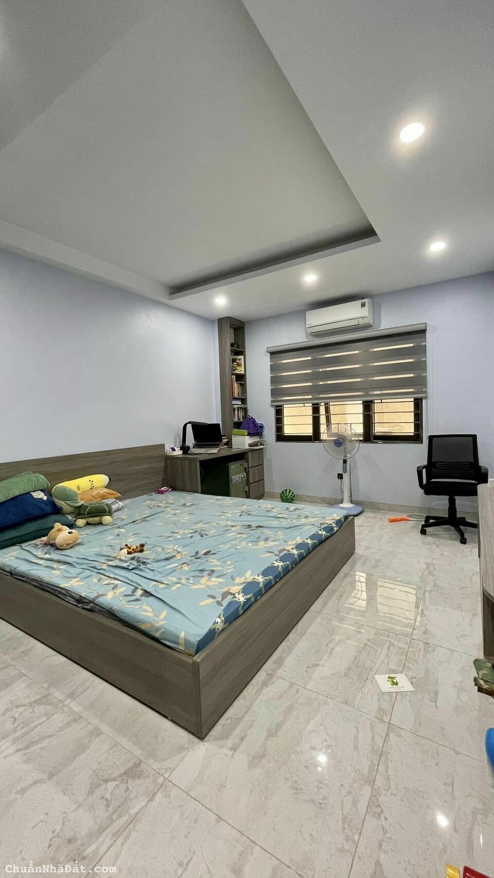 Bán nhà phố Hồng Mai, ngõ nông đẹp, nhà xịn sò 5 tầng 3 ngủ, 4.5 tỷ